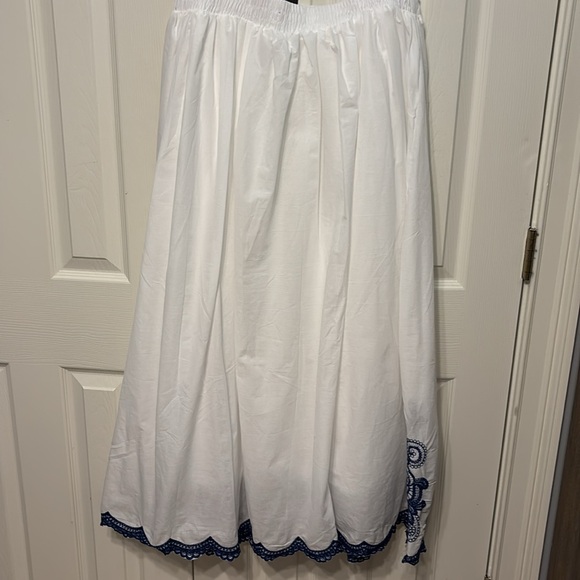 Liv Los Angeles Plus Embroidered Maxi Skirt - Picture 5 of 7